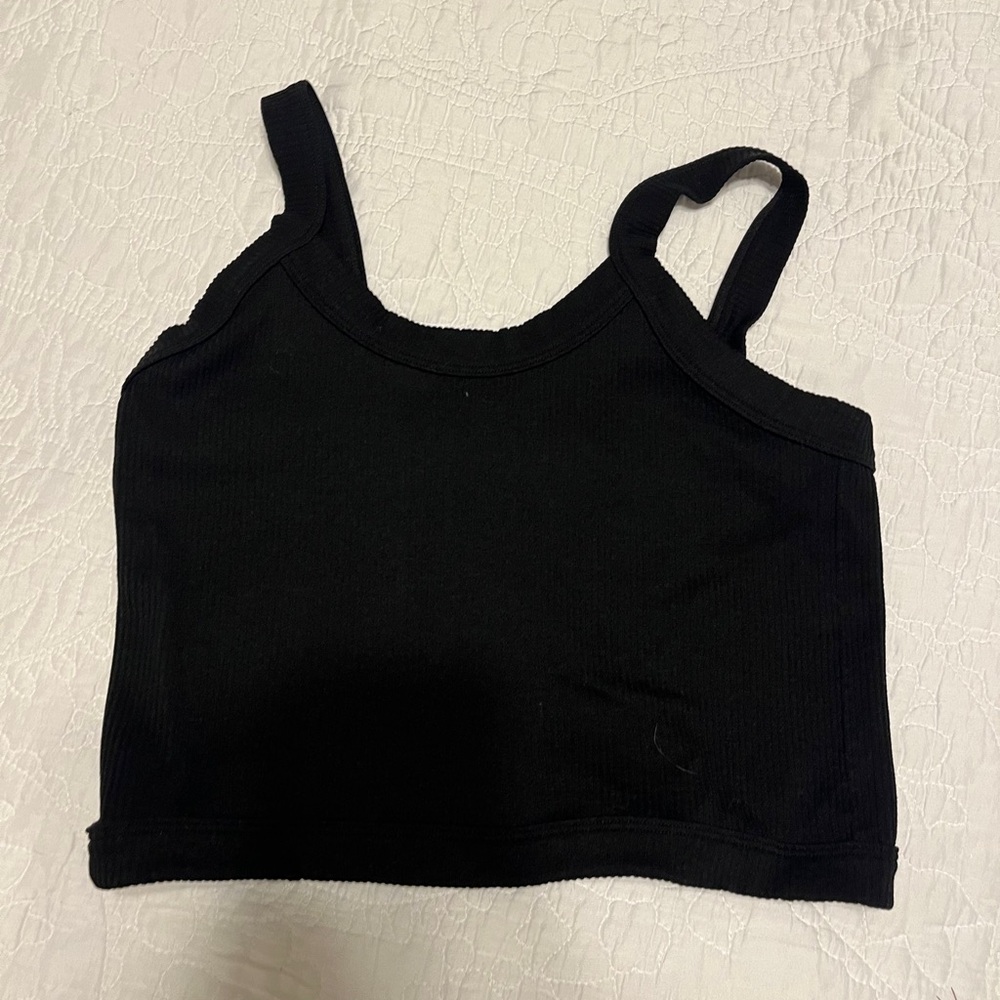 black crop top tank top
